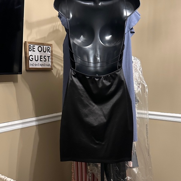 Elegant Black Satin Slip Dress - Picture 2 of 2